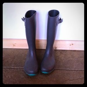 Rain boots
